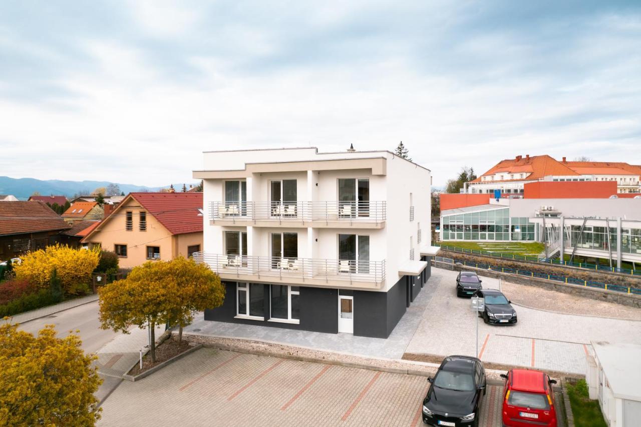 Ubytovanie Biely Dom Stubnyafürdő Kültér fotó